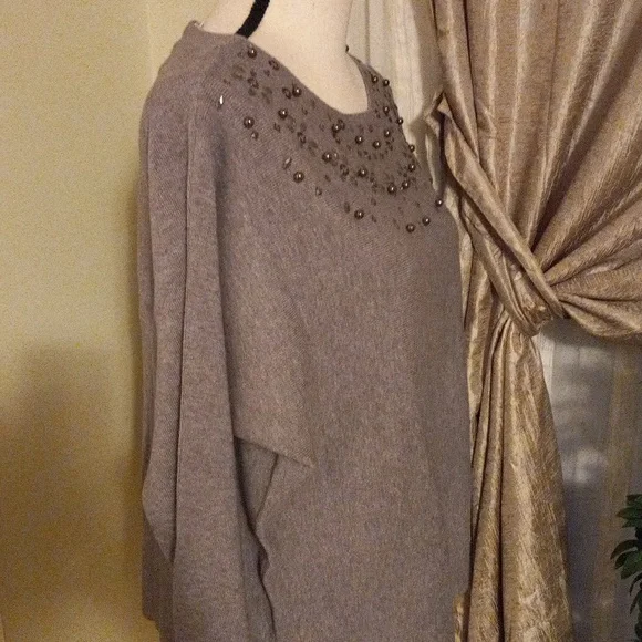 LIV (milano) SWEATER  NWT - Picture 3 of 5